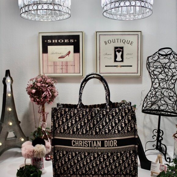 Christian Dior trotter shopping large tote! - Picture 3 of 17